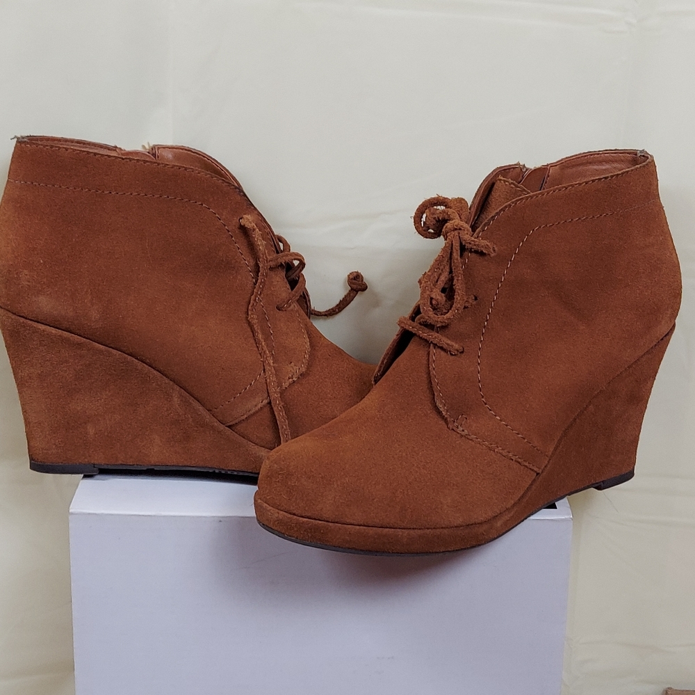 DV Wedge Bootie Size 7.5 - Picture 1 of 14